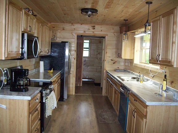5th image of 478 Ashton Ln