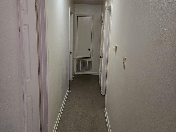 5th image of 907 W 15th Ave
