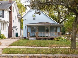 1221 Moores River Dr, Lansing, MI 48910