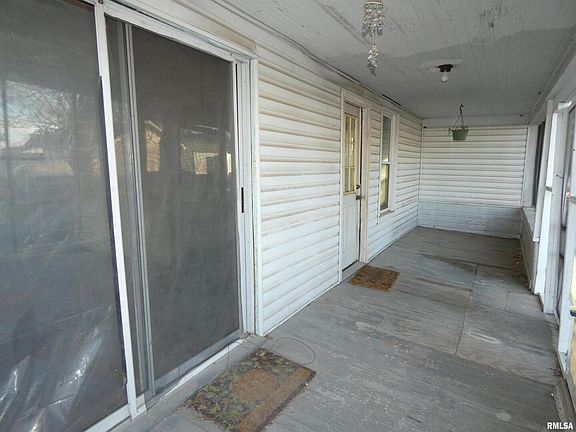 3rd image of 321 E Elm St