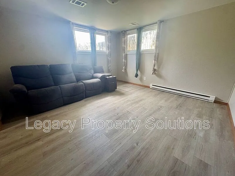 1 bed, 1.0 bath, 760 sqft, $900 — Photo 3