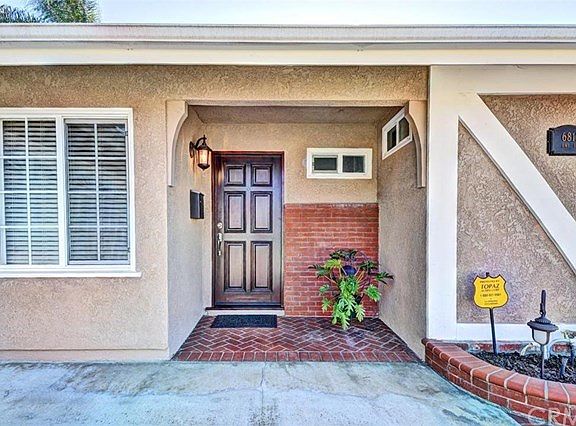 2nd image of 6812 Amy Ave