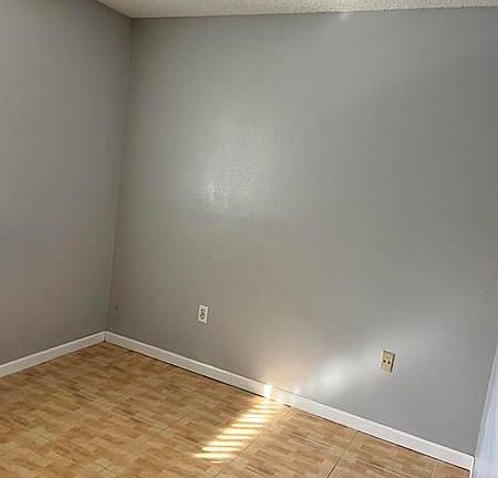 5th image of 11390 NW 40th Pl