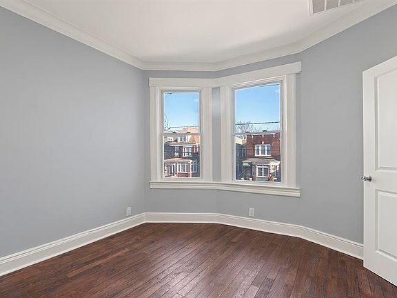4th image of 149 Wegman Pkwy Floor 2