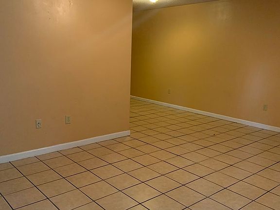 2nd image of 805 Green St #B