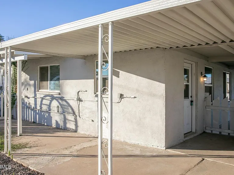 2205 W Cambridge Ave — Photo 12