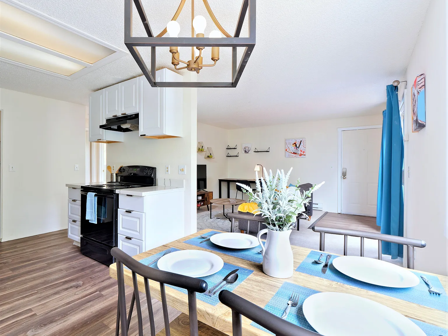 1 bed, 816 sqft, $1,599 — Photo 4