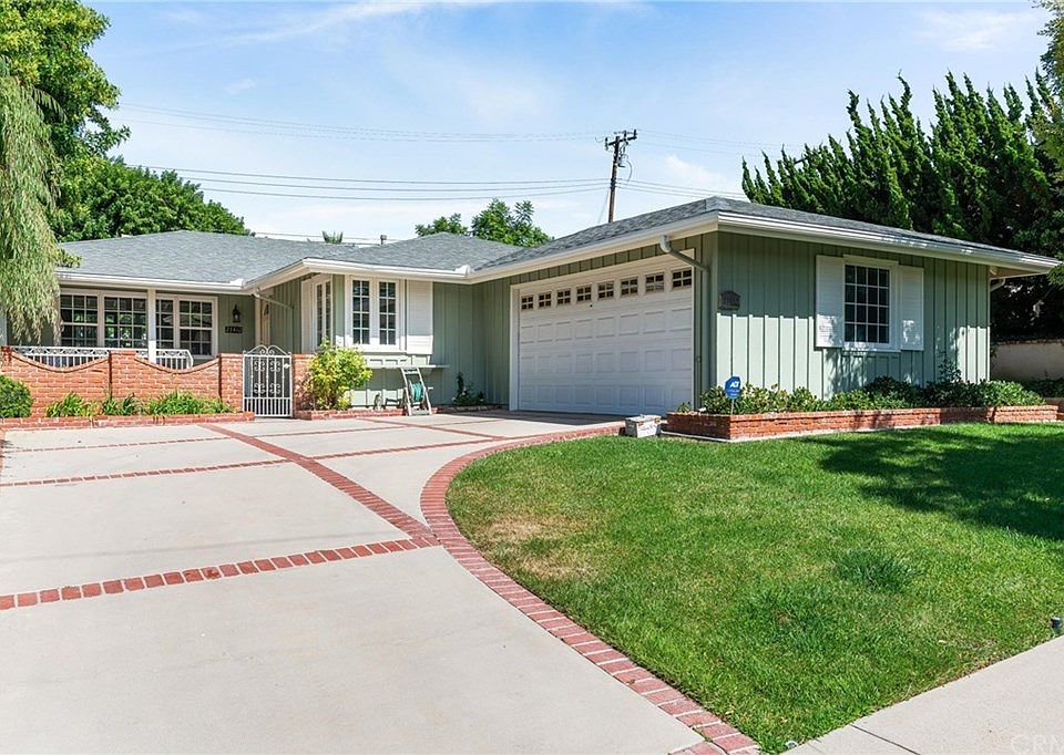 1st image of 27412 Longhill Dr
