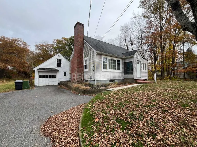 33 Hudson Rd — Photo 2