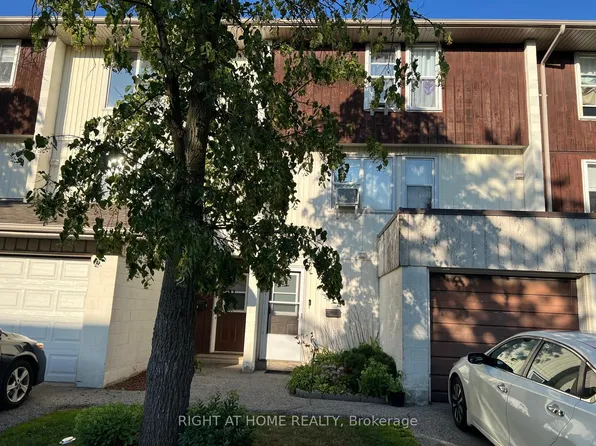 135 Chalmers St S #81, Cambridge, ON N1R 6M2