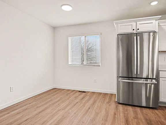3rd image of 1635 Reagan Dr