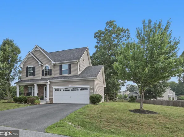 48 Trout River Ter, Falling Waters, WV 25419