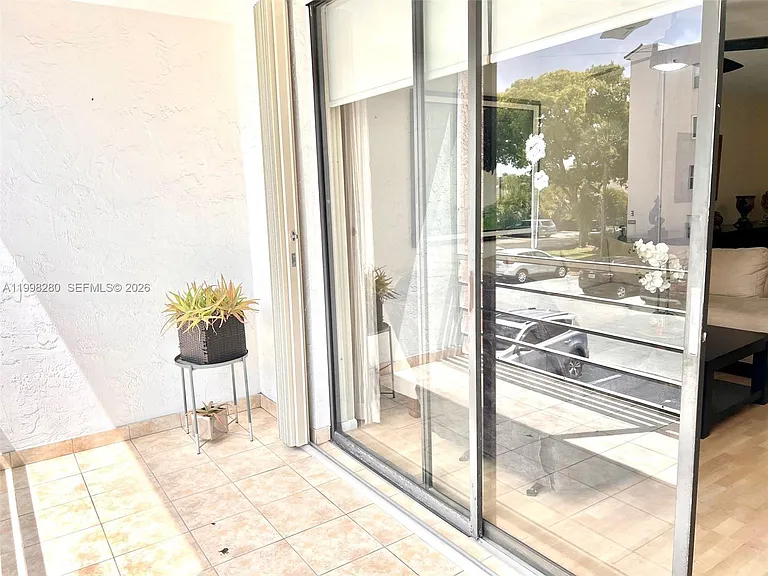 2841 Somerset Dr #215 — Photo 10