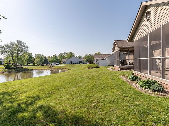 2nd image of 1009 E Sherbrooke Dr