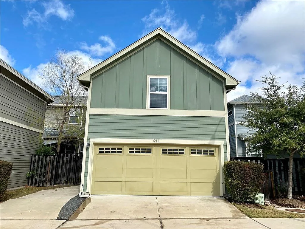 Studio, 1.0 bath, 400 sqft, $1,200 — Photo 2
