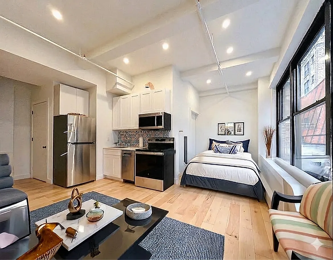 Building Photo - 248 W 35th St #407
