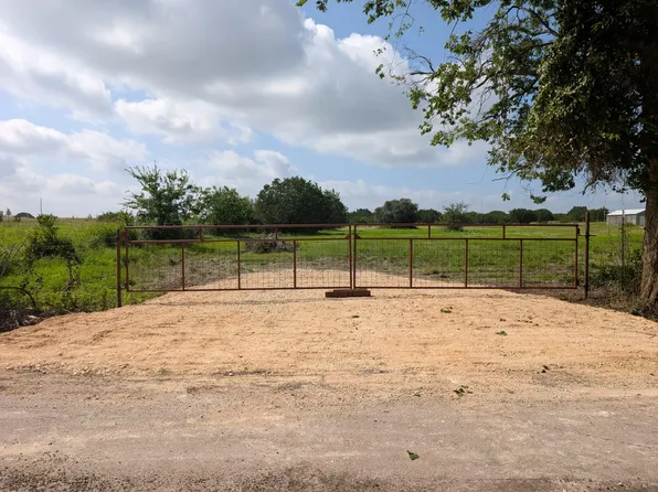 333 County Road 217, Florence, TX 76527