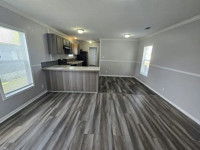 3 bed, 2.0 bath, 1056 sqft, $1,750 — Photo 2