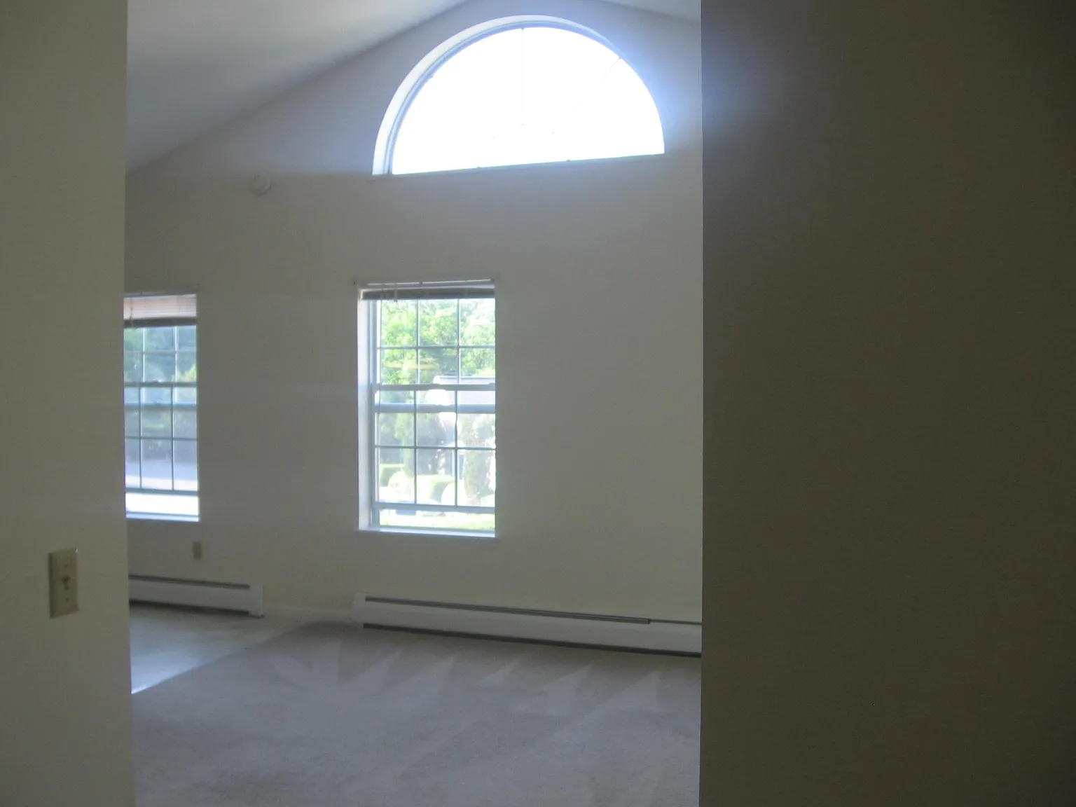 Eastgate Apartments — Photo 4
