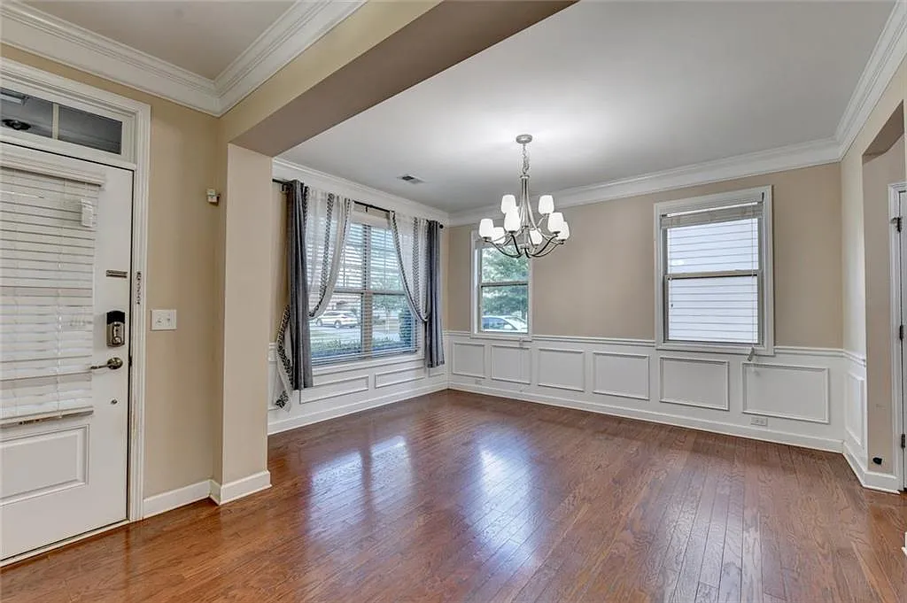 4 bed, 3.0 bath, 2907 sqft, $3,200 — Photo 4