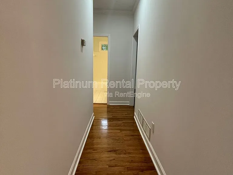 870 Ingleside Dr — Photo 12