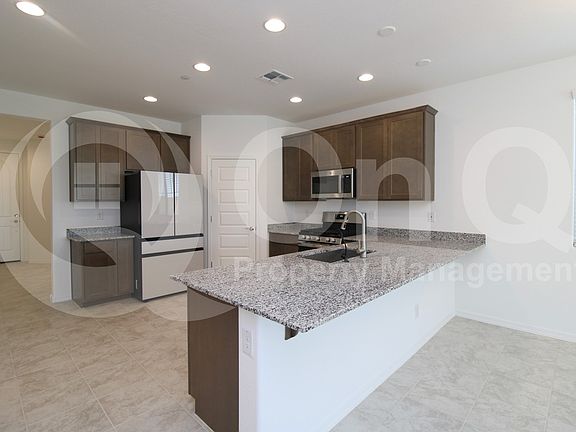 4th image of 32470 N 122nd Ln