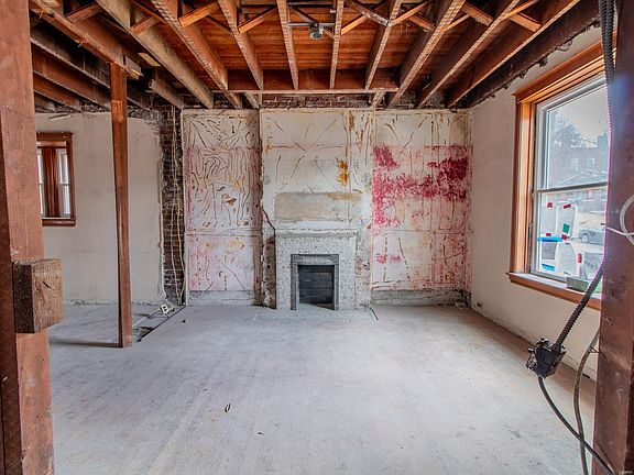 4th image of 3919 Humphrey St