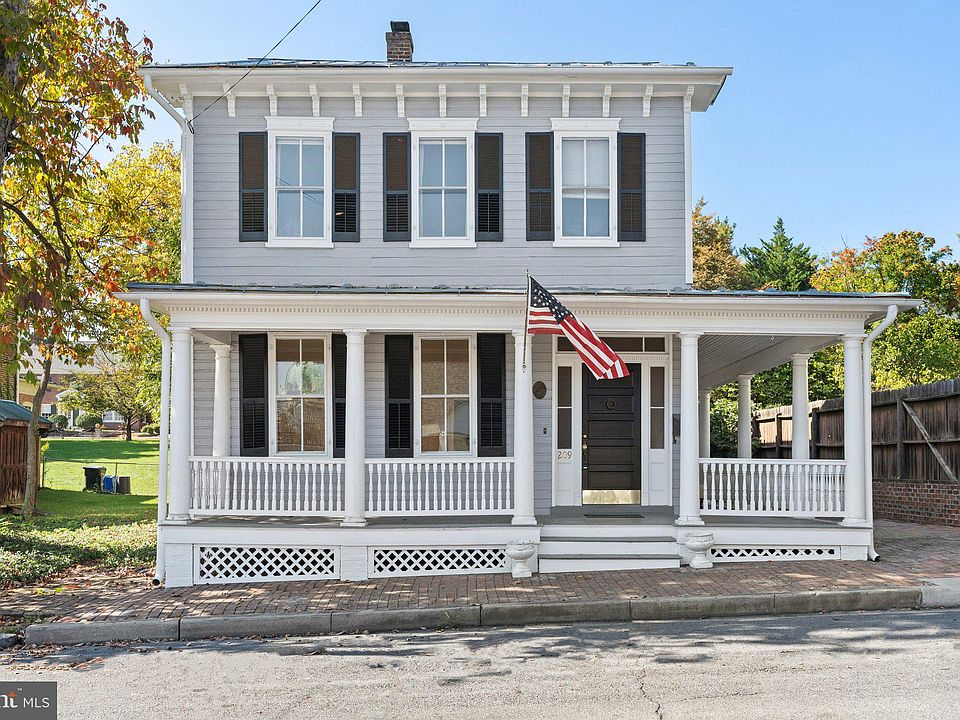 1st image of 209 N Washington St