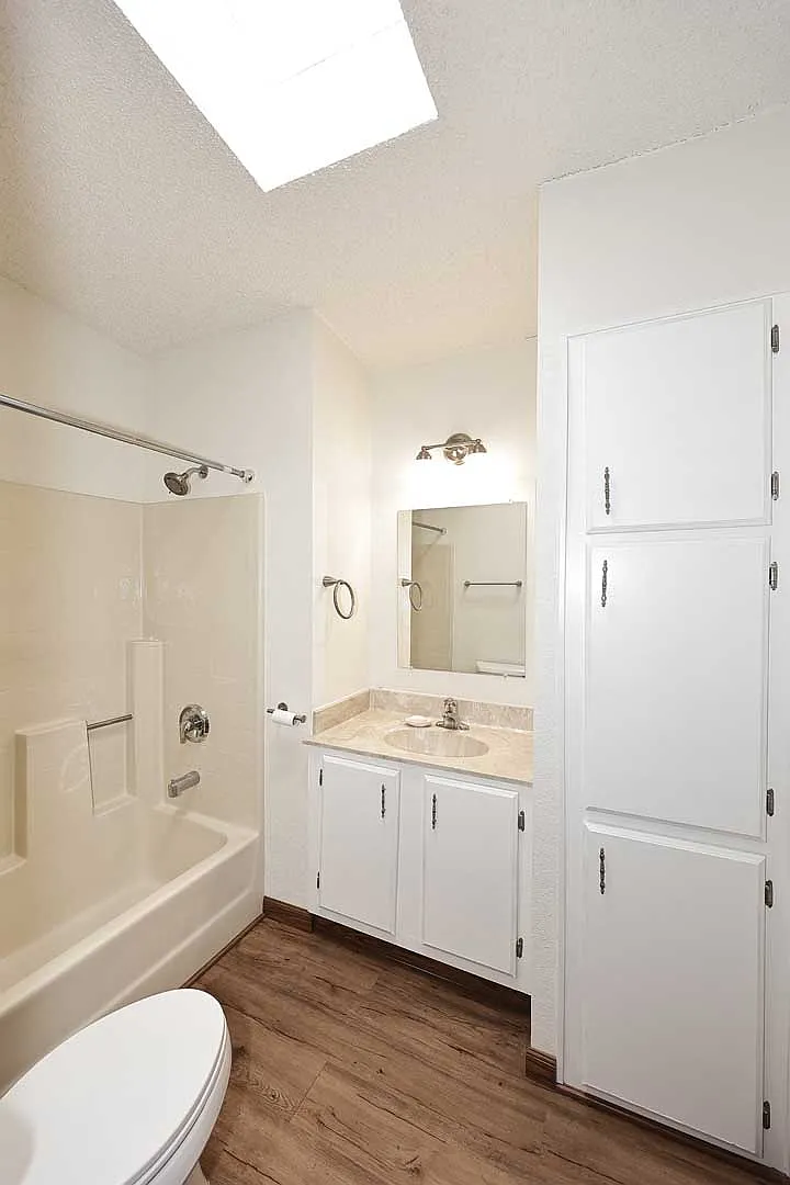 2 bed, 920 sqft, $1,600 — Photo 1