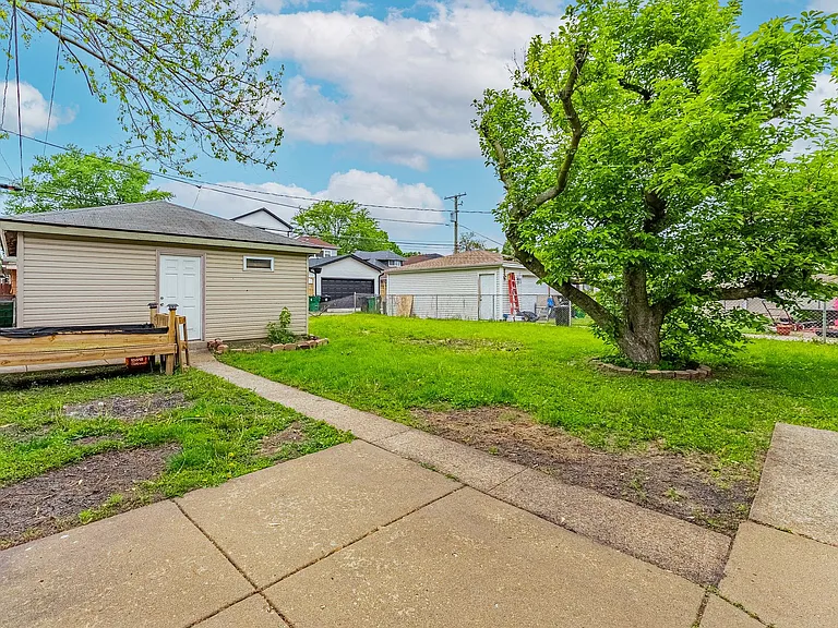 1330 Ridgeland Ave — Photo 22