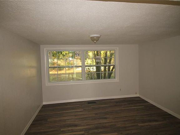 5th image of 1224 Lakeview Dr