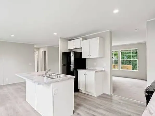 24 Parkview Dr, Vincennes, IN 47591