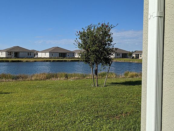 5th image of 3198 Estancia Ln