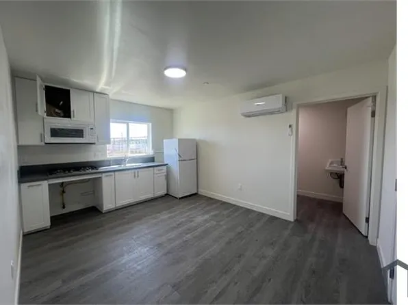 11201 S Main St, Los Angeles, CA 90061