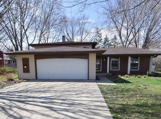 259 Bay Colony Dr, Naperville, IL