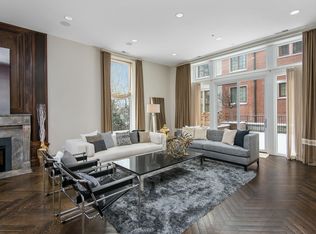 3030 N Lake Shore Dr APT 202, Chicago, IL 60657