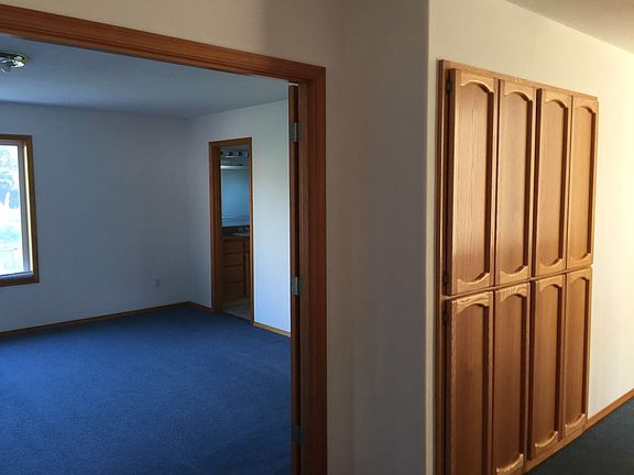 3rd image of 16711 NE 13th Cir