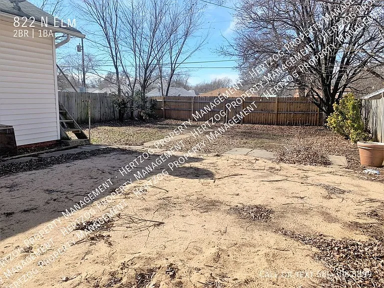 822 N Elm St — Photo 18