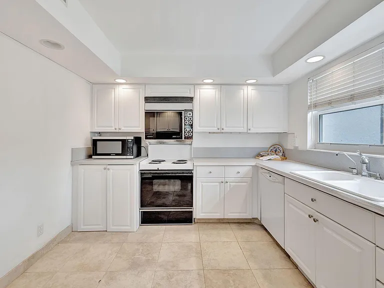 3310 S Ocean Blvd #132D — Photo 9