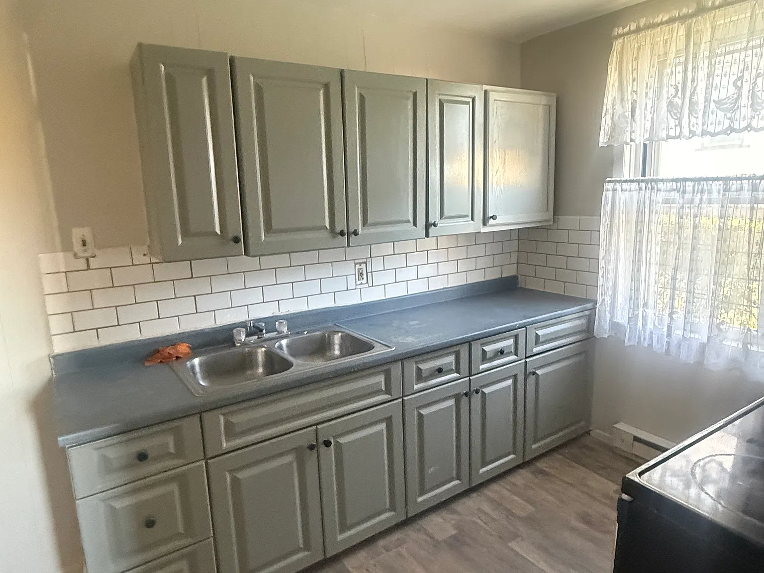 2 bed, $1,100 — Photo 2