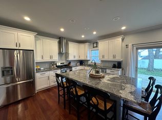 206 N 9th St, Saint Charles, IL 60174