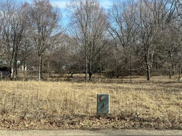 Ridge Rd, Stevensville, MI 49127