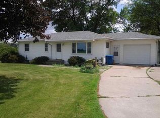 6612 134th Ave W, Taylor Ridge, IL 61284