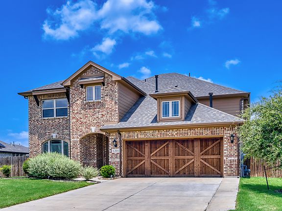 2nd image of 1201 Crawford Dr