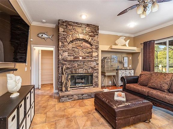 5th image of 16440 Bayridge Dr