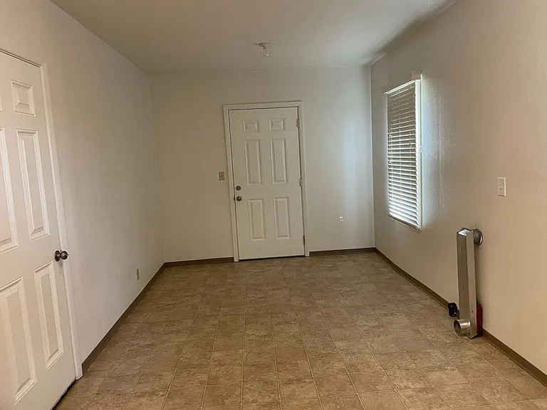 9945 SE Wallace Rd — Photo 13