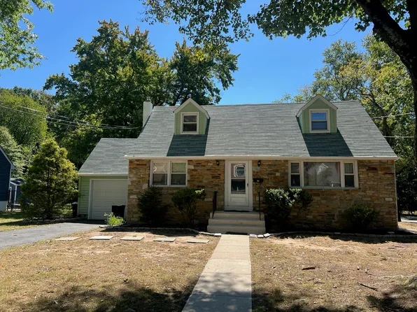 39 Steinway Ave, Ewing, NJ 08618