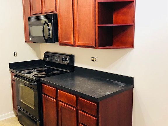 3rd image of 125 Glengarry Dr APT 202