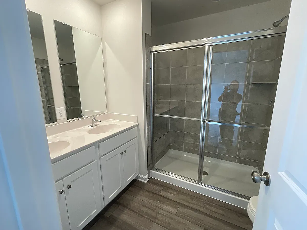 3 bed, 1700 sqft, $1,100 — Photo 4