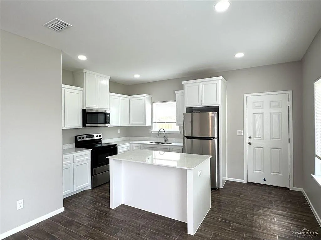 1612 N Canelo Dr — Photo 3